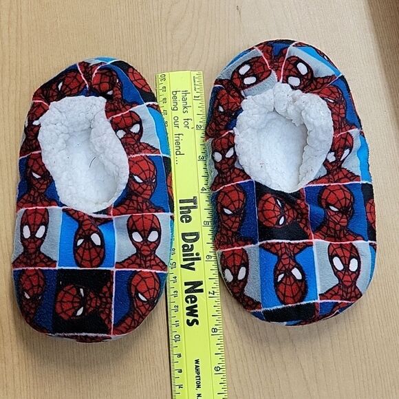 Spiderman figures and slippers - Picture 13 of 14